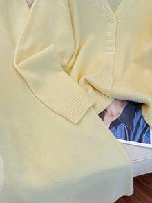 Conjunto de cárdigan de punto con cuello en V y botones y vestido largo, mezcla de lana, amarillo crema, cómodo y versátil, corte holgado, adecuado para ir al trabajo y usar en la calle