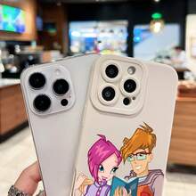 Funda animada para teléfono con diseño de dúo leyendo juntos. Compatible con teléfonos ,  17,  16 Pro Max,  15 Pro Max,  13 y  12. Fabricada en TPU para una protección eficaz contra golpes y caídas. Un regalo ideal para familiares, amigos, seres queridos, parejas y para Navidad. - Blanco - Ver 1