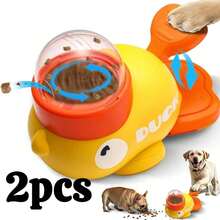 小黄鸭宠物漏尿装置 | 狗狗自娱自乐安抚工具：这款玩具采用按压旋转设计，能够激发狗狗的探索欲，无需插电，更加安全放心。可爱有趣的小黄鸭造型引人注目，既是玩具又是训练工具。耐用材质，适合狗狗使用，让宠物独自在家也能养成良好的饮食习惯。