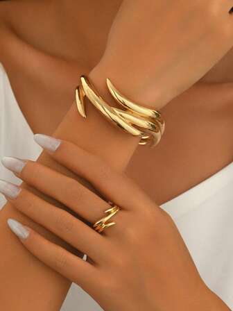 2pcs Fashionable Exaggerated Asymmetrical Geometric Couple Bangle & Ring Set