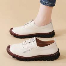 أحذية سلامة العمل للنساء، أحذية مسطحة ذات لون واحد، أحذية كاجوال ناعمة وراحة القدم، أحذية جديدة برؤوس مستديرة وأعلى منخفض مخاطة يدويًا - بيج - مشاهدة 9