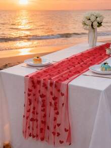 2条/1条母亲节红色心形网纱桌旗 - 采用心形网纱设计，饰以浪漫的心形图案。适用于婚礼餐桌装饰、婚宴中心摆设和派对餐桌装饰。这款轻盈的心形图案桌旗是一款装饰性面料，非常适合婚礼、母亲节、生日、周年纪念日、新娘送礼会、情人节和其他场合。 - 彩色 - 查看 9