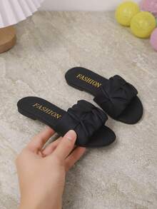 Summer New Round Toe Pleated Design Girls Outdoor Slippers, Fashionable And Generous, Solid Color Western Children Flat Sandals - Black - View 4