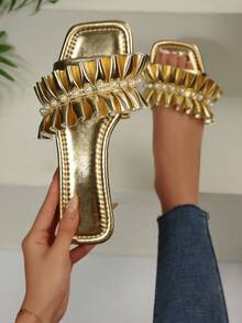 Sandales plates pour femmes, mules style fée française à bout rond, nouvelles sandales plates à enfiler pour l'été 2024 pour la plage et les vacances - Doré - Voir 1