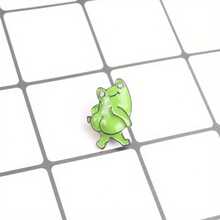 Cute Green Frog Butt Enamel Brooch A Playful Pop For Jackets, Bags & More! - 綠色 - 查看 2
