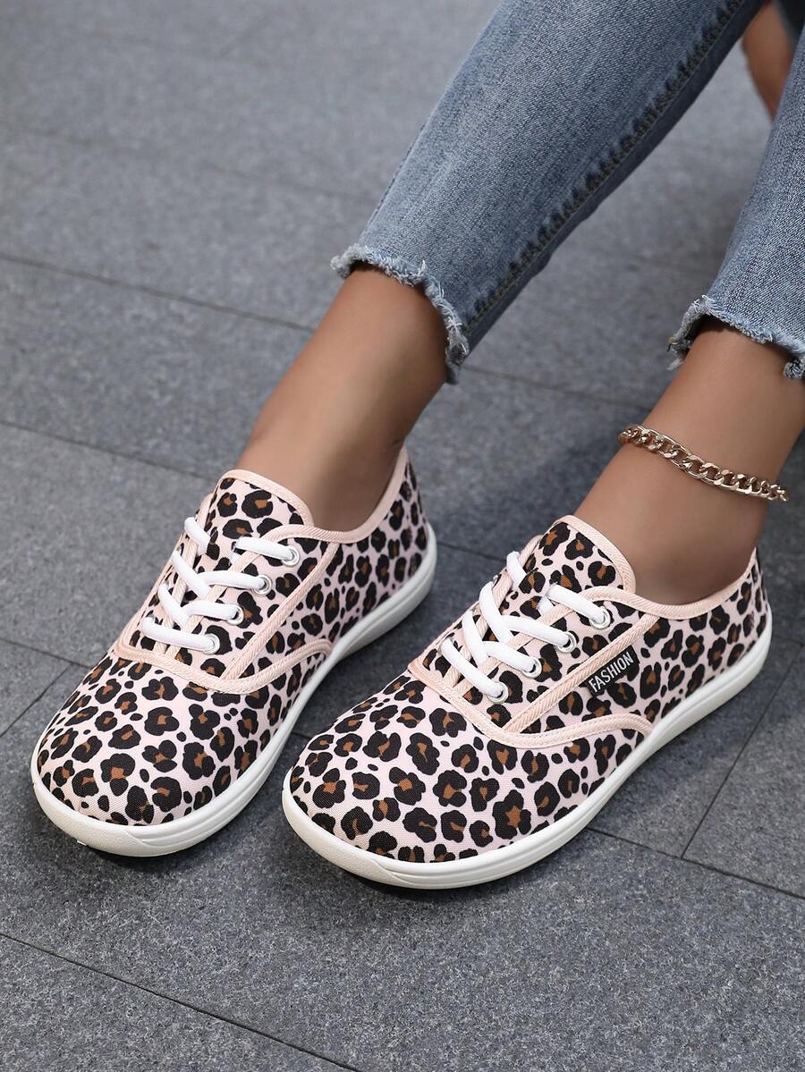 Zapatos sin tacón para mujeres - Zapatos minimalistas para caminar con absorción de impactos y cero tacón | Diseño de caja de punta ancha, ultra suave y cómodo para uso diario - estampado de leopardo - Ver 1