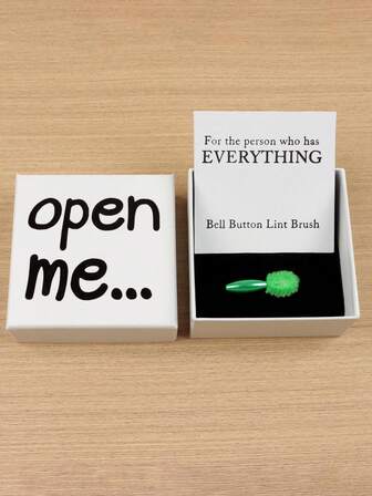 一套趣味肚脐刷礼盒套装 - 绿色便携式清洁器，附赠卡片，新颖圣诞礼物，成人趣味浴室恶搞礼物，送给朋友和室友的独特家居装饰，圣诞节礼物和派对礼品，派对小礼物，趣味配件