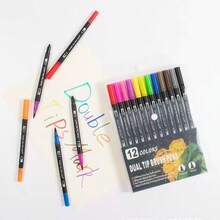 Bộ 48 món, bao gồm 12 màu bút nước, bút dạ kim tuyến, bút highlight, bút vẽ và bút gel màu. Bộ sản phẩm gồm bút gel màu, bút gel kim tuyến và bút bi. Thích hợp để vẽ tranh, viết nhật ký, hoặc làm quà tặng tựu trường, năm mới, sinh nhật hoặc đồ dùng học tập. - Nhiều màu - Xem 13