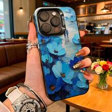 Cubierta de telefono con diseño floral azul para iPhone 14 Pro Max funda protectora con estampado de flores azules y paisaje romántico ideal para uso diario en cafeterias y salidas sociales - Blanco - Ver 1