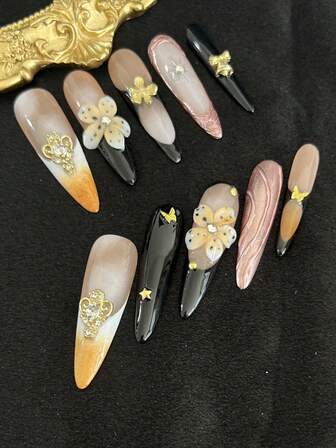 10片手工制作的按压式美甲贴片，超长瀑布形，闪亮亮片和镜面粉设计，哥特巴洛克风格，适合日常佩戴、派对、节日、旅行或作为礼物。