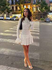 Váy ren tay dài cổ cao ôm sát viền bèo nhún - trắng - Xem 7