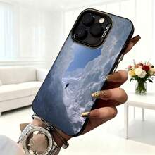Cubierta de telefono con diseño de montaña azul para iPhone 14 Pro Max con texto So Cool y estampado de nieve y persona caminando ideal para uso diario en cafeterias y exteriores - Blanco - Ver 6