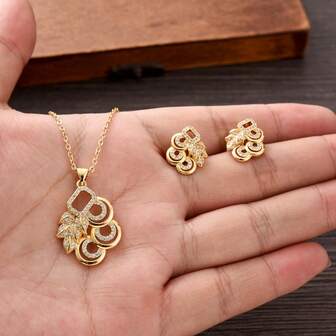 2pcs/Set Golden Color Classic Popular Hollow Pattern Jewelry Set, Necklace & Earrings, Elegant Crystal Design, African Arabic Festival Party Birthday Wedding Jewelry Gift