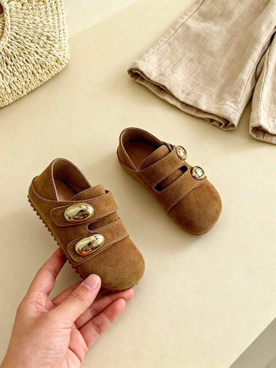 2025 Four Seasons Must-Have Kids' Unisex Casual Shoes: Brown Suede Upper + Gold Metal Oversized Buckle Hook And Loop Instant Adjustment Anti-Slip Round Toe Flat Heel Retro Fashion Style 3-12 Years Old Daily Wear & Street Style, Versatile Essential Shoes! - 棕色 - 查看 1