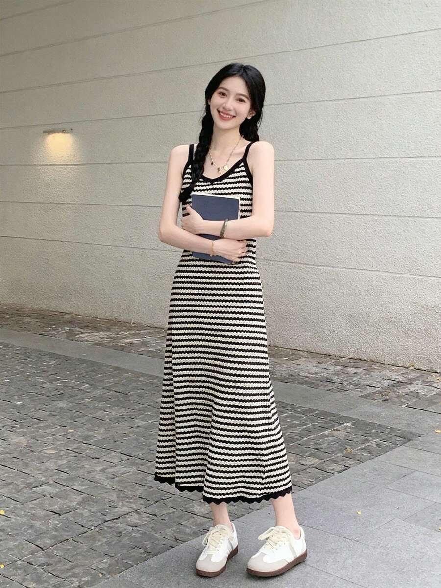 女士休闲条纹吊带连衣裙，百搭优雅，适合夏季穿着 - 杏色 - 查看 1