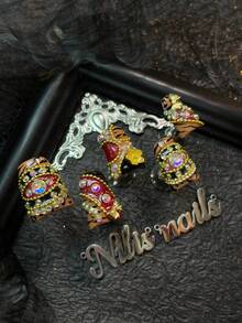 Bộ 10 móng tay giả mỏ vịt ngắn, nhãn dán nghệ thuật làm móng thủ công, phụ kiện đính đá ba chiều 3D cho móng tay, đá quý lấp lánh nhiều màu sắc, mắt mèo nâu Mocha & đỏ & nhuộm tie-dye đen, họa tiết ngựa vằn thủ công, thiết kế dây thép bi 3D, thích hợp để đeo vào mùa thu đông, bộ móng tay nghệ thuật phù hợp cho phụ nữ đeo hàng ngày, dự tiệc (kèm theo: một miếng keo dán và một dải ma sát) phụ kiện làm móng - Màu nâu  Mocha - Xem 4