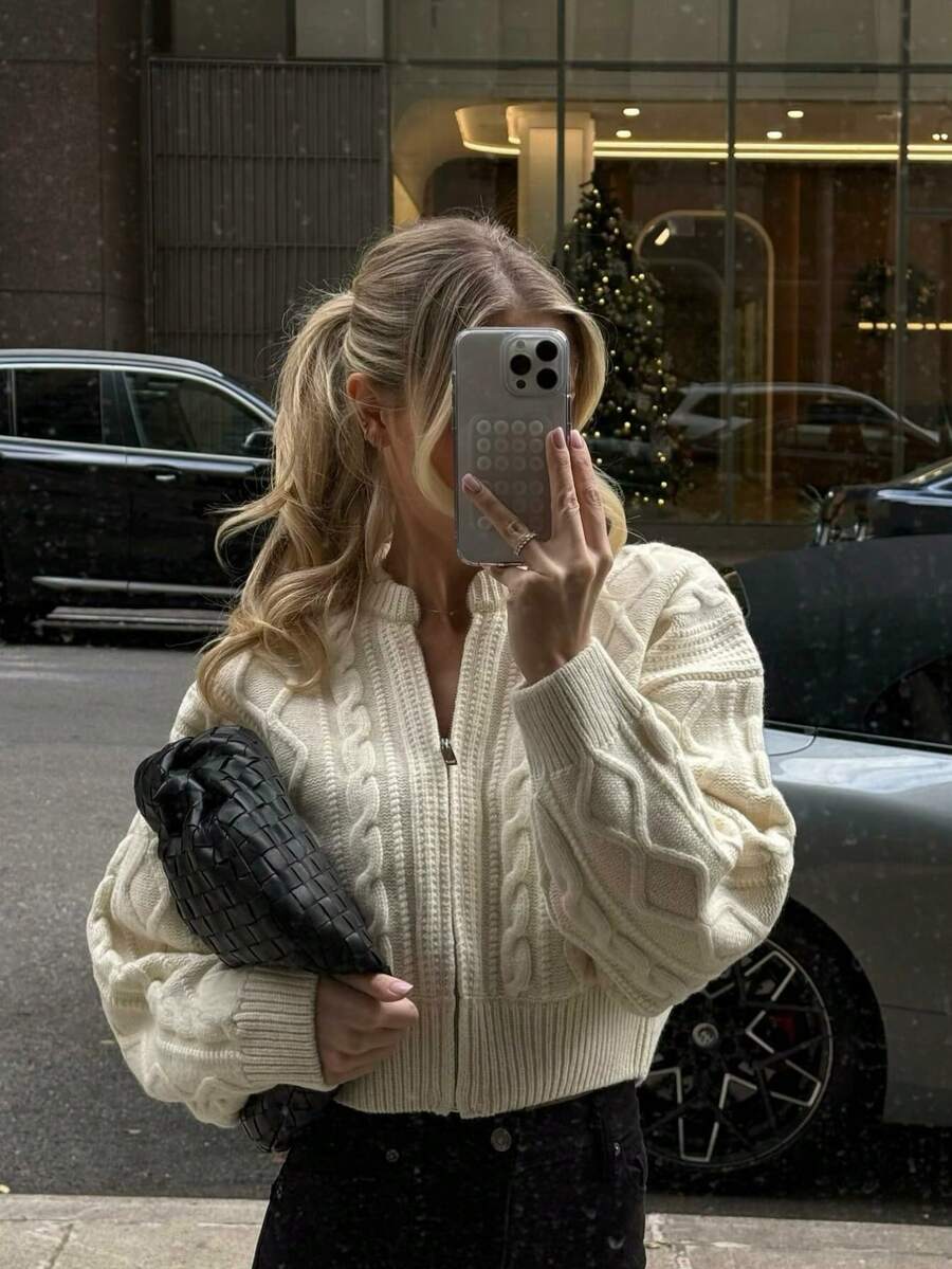 Senya 秋冬新款女士拉链休闲针织开衫，圆领罗纹扭结长袖针织，宽松版型，适合日常、通勤、办公、毕业季、返校季等场合，也可作为情人节女士冬季毛衣和新年礼物。 - 白色 - 查看 1