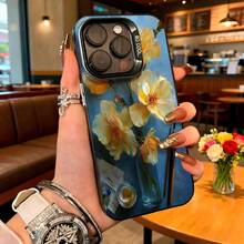 Cubierta de telefono con diseño floral amarillo y azul para iPhone 14 Pro Max con texto artístico ideal para uso diario en cafeterias y salones - Blanco - Ver 3