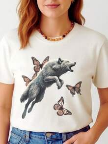 Leaping Wolf Butterfly Shirt, Wild Energy Graphic Tee, Animal Spirit Apparel, Nature Transformation Top, Festival Tshirt Gift For Her Or Him - 白色 - 查看 1