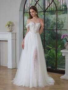 YOUKEFEIER 2025 New Elegant Sexy Off Shoulder Slit Lace Embroidered Beaded Long Wedding Dress With Adjustable Back Tie - Beige - View 2