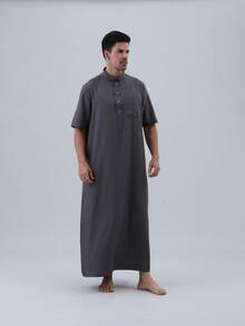 AL HARAMAIN 男士卡塔尔风格长袍，最新热销高端男士阿拉伯长袍，柔软不起球面料，时尚短袖立领四粒扣设计，祈祷长袍，男士优雅阿拉伯长袍 - 柔软长袖祈祷长袍，可机洗，适合所有季节和宗教场合，圆领设计，质地顺滑，男士正装，男士传统阿拉伯长袍，卡塔尔风格设计 - 深灰色 - 查看 8