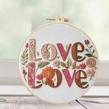 Kit de iniciación al bordado para el Día de San Valentín: Letras, flores, puntada a mano. Set de aprendizaje de manualidades. Regalo. - Rojo sandía - Ver 3