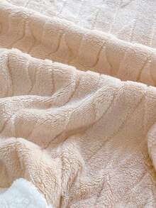 1pc Leaf Pattern Throw Blanket, Warm Thick Double-Layer Soft & Cozy Blanket, Jacquard Leaf Design For Home Decor, Suitable For Bed, Sofa, Office, Room, Dorm, Machine Washable - Light Brown - View 5