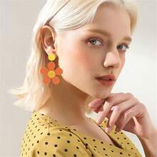 ONLYJUMP Vintage 60s 70s Flower Earrings - Colorful Floral Big Acrylic Daisy Dangle For Women - Lily Petals Hawaii Plant Statement Fashion Jewelry,OrangeandYellow - 橙色和黃色 - 查看 3