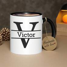 1 Hotelling Priis V Mug - Handmade Ceramic Coffee Mug With "Victor" Design, Non-Slip, Reusable, Machine Washable, Ideal For Home And Holiday Gifts (Christmas, Halloween, Thanksgiving), Coffee Bar Accessories, Initial K Mug, Creative Mug, Giant Coffee Mug, Large Mug, Cursive Letter, Cursive Text, Special Theme, Coffee Mug For Professionals, Mugs, Coffee Cup/Cup And Mug. - 黑色 - 查看 2