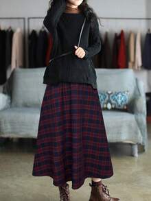 Valentine's Day Spring And Summer New Retro Plaid Skirt, Brown High-Waist Flared Skirt, Mid-Length Forest-Style Versatile Skirt, Slim-Fit And Hip-Covering. Featuring A Vintage Plaid Design, It Is Breathable And Skin-Friendly While Maintaining Its Shape. Suitable For Work And Everyday Occasions, It Is A Versatile Piece That Elevates The Quality Of Your Spring And Summer Wardrobe.. - Blue and Red Plaid - View 3