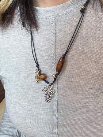 1件装多层木质葡萄吊坠项链，长款简约时尚毛衣项链，女士独特高端日常饰品