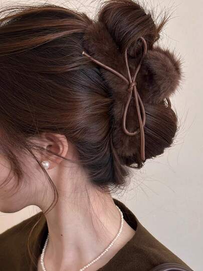 1pc Solid Color Bow Plush Hair Claw Clip, Suitable For Daily Wear Hair Clips Winter Hair Accessories Casual Hair Clutch