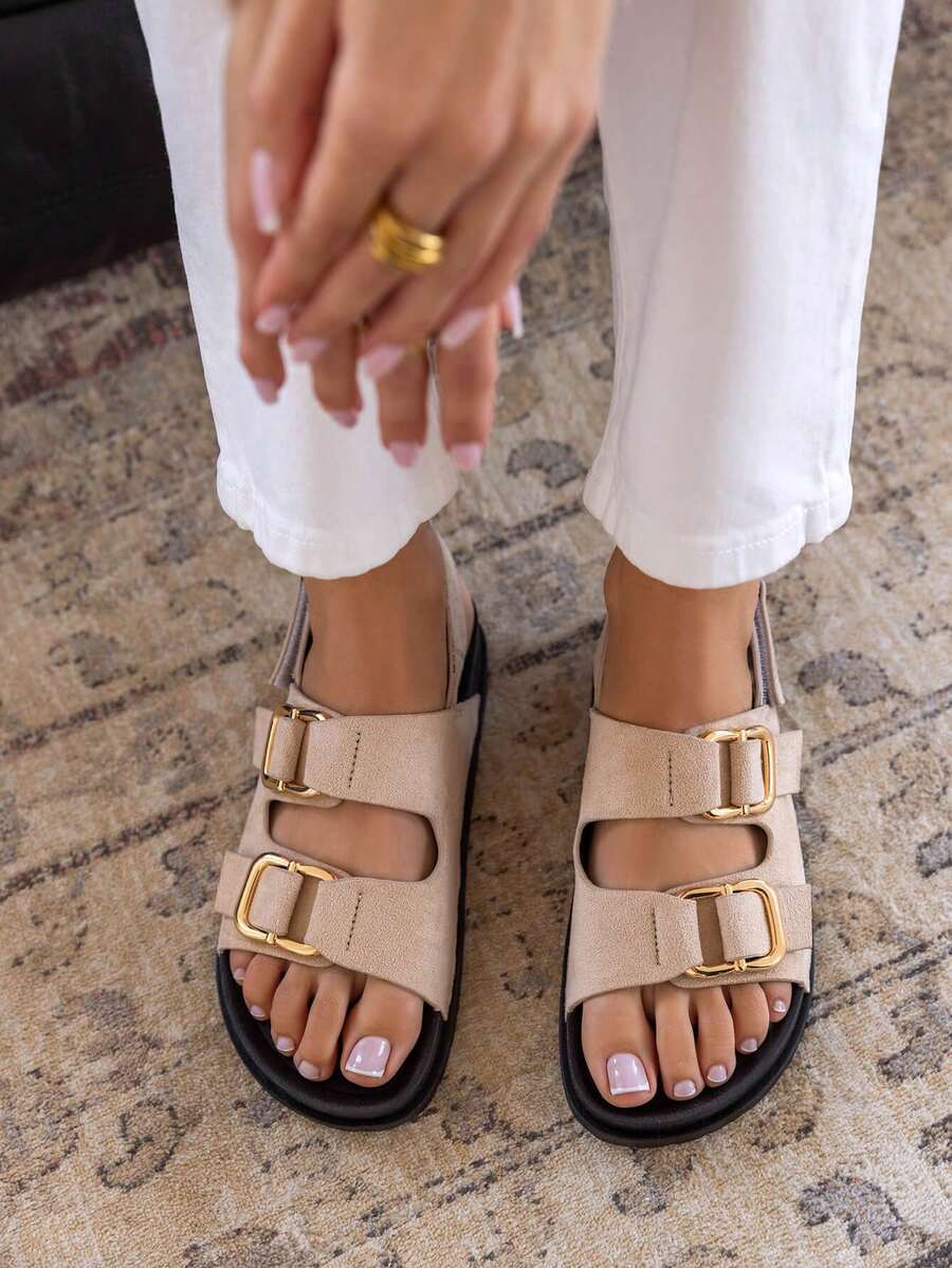 Sandalias con doble hebilla y correa ajustable en la parte trasera - Estilo cómodo - Beis - Ver 1