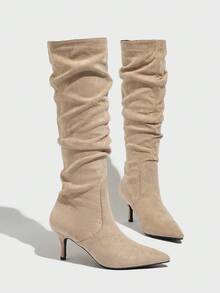 Botas de cano alto plissadas, estilo western, confortáveis e versáteis, em cores sólidas, perfeitas para viagens e férias, para o outono/inverno de 2025. Com salto baixo, modelo slip-on. - Damasco - Ver 4