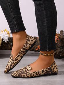 Women's Casual Commuter Leopard Print Pointed Toe Flats