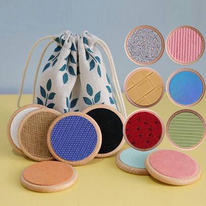 一套儿童触觉板感官玩具，用于触觉训练、抓握、颜色匹配、记忆力培养和早期教育学习辅助。