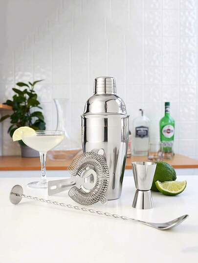 混合鸡尾酒调酒器，专业马提尼调酒器，饮料调酒器，加厚不锈钢调酒器，750毫升大容量酒吧鸡尾酒调酒器，调酒器礼盒套装，混合饮料调酒勺，包含15/30毫升量杯和调酒勺等配件，适用于酒吧/家庭调酒，可作为送给丈夫、调酒师、乔迁之喜或圣诞礼物。