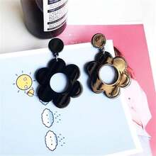 ONLYJUMP Vintage 60s 70s Flower Earrings - Colorful Floral Big Acrylic Daisy Dangle For Women - Lily Petals Hawaii Plant Statement Fashion Jewelry,DaisyBlack - 黛西布萊克 - 查看 6