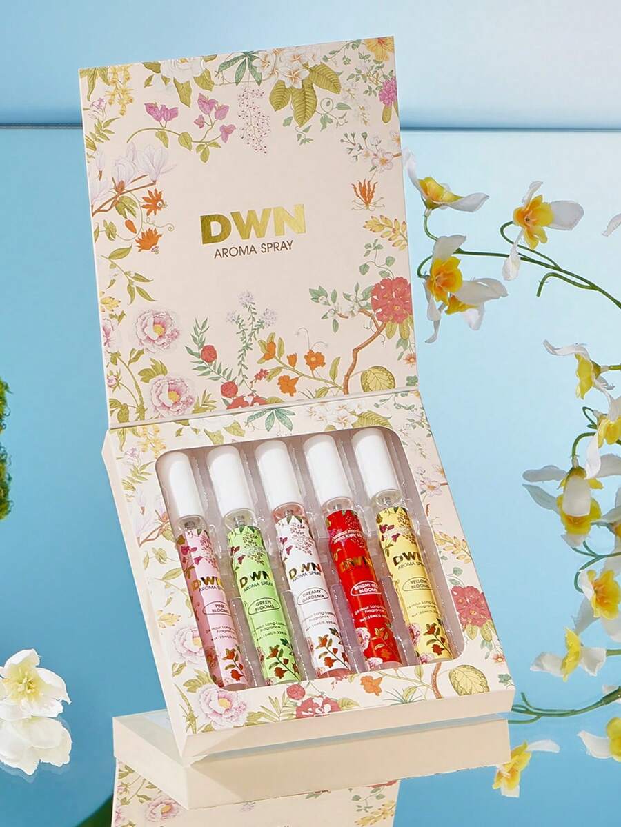 1/5瓶装（5 x 10毫升）香氛喷雾，多层提神喷雾，持久留香，释放优雅花香柑橘木香，适用于室内、室外、约会、派对、聚会、节日、居家、办公等场合，也是馈赠亲朋好友的理想之选。