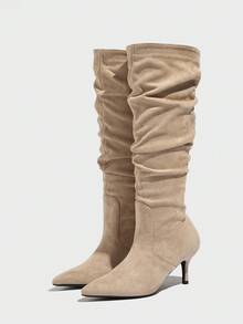 Botas de cano alto plissadas, estilo western, confortáveis e versáteis, em cores sólidas, perfeitas para viagens e férias, para o outono/inverno de 2025. Com salto baixo, modelo slip-on. - Damasco - Ver 3