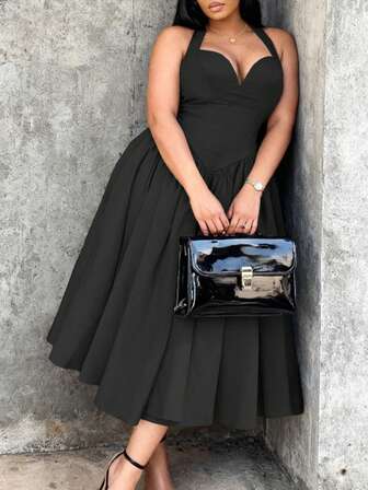 Damklänning i plusstorlek, ny stil, exklusiv halterneck-ärmlös klänning, böljande, gungig, enkel och elegant, midjebegränsande festklänning i midi-stil, sommar, höst, vinter