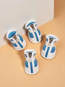 一套蓝色可爱拉链设计透气宠物鞋，适合小型犬