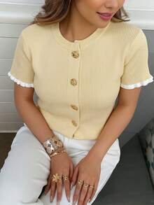 女士夏季纽扣耳饰米色针织上衣，优雅休闲短袖针织衫，适合约会和日常穿着 - 杏色 - 查看 4