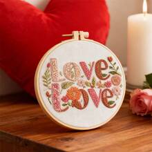 Kit de iniciación al bordado para el Día de San Valentín: Letras, flores, puntada a mano. Set de aprendizaje de manualidades. Regalo. - Rojo sandía - Ver 2