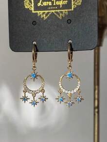 rundraw 2 piezas Nuevos pendientes de cobre dorado con incrustaciones de circonita en diseño geométrico de estrella de 2026 Otoño/Invierno, adecuados para uso diario, citas, fiestas y celebraciones, combinan con atuendos y accesorios diarios, mejor regalo para amigos