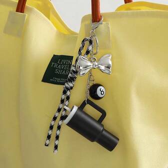 1pc Women's Fashion Heart Shaped Minimalist Bow Bag Charm Keychain