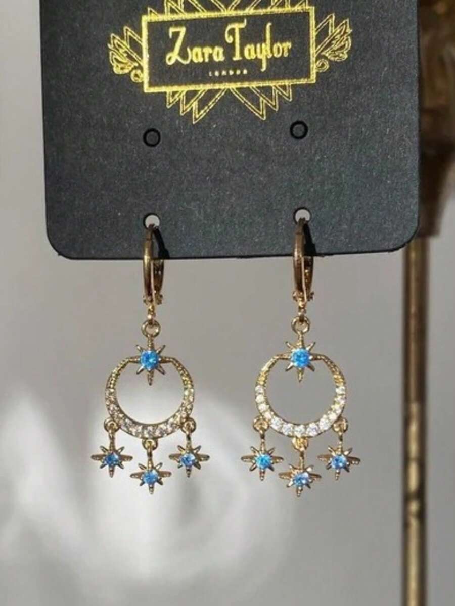 rundraw 2 piezas Nuevos pendientes de cobre dorado con incrustaciones de circonita en diseño geométrico de estrella de 2026 Otoño/Invierno, adecuados para uso diario, citas, fiestas y celebraciones, combinan con atuendos y accesorios diarios, mejor regalo para amigos