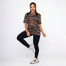 Women's Printed Tulle Blouse/Shirt, Lightweight And Stylish, Perfect For Layering, Fitness, And Modern Casual Looks. Oversized Shirt. - Safari. - 查看 5