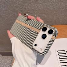Compatible  17 Pro Max Case 17 Pro New Ultra-Thin 16 Matte Large Hole Carbon Fiber Kevlar Texture Large Hole Carbon Fiber Kevlar Texture 16 Pro Embossed 14 Unisex 16 PM Shockproof Cover 15 PRO - 1個 - 查看 10