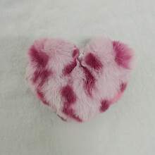 1个豹纹心形毛绒装饰品 - 柔软蓬松的钥匙扣挂件，可用于包包、发饰、手机壳等 - 耐用面料，豹纹图案，可爱钥匙扣配件，包包装饰，俏皮设计，豹纹心形钥匙扣吊坠，适合情侣和家庭，情人节礼物吊坠 - 彩色 - 查看 9